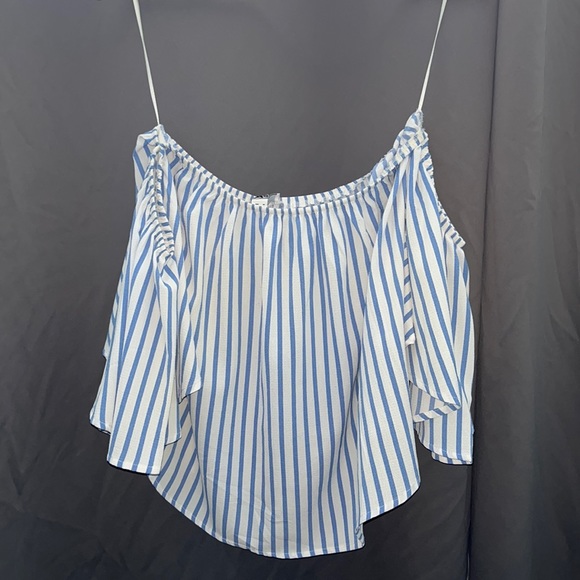 50% OFF Off the shoulder top - Picture 2 of 3